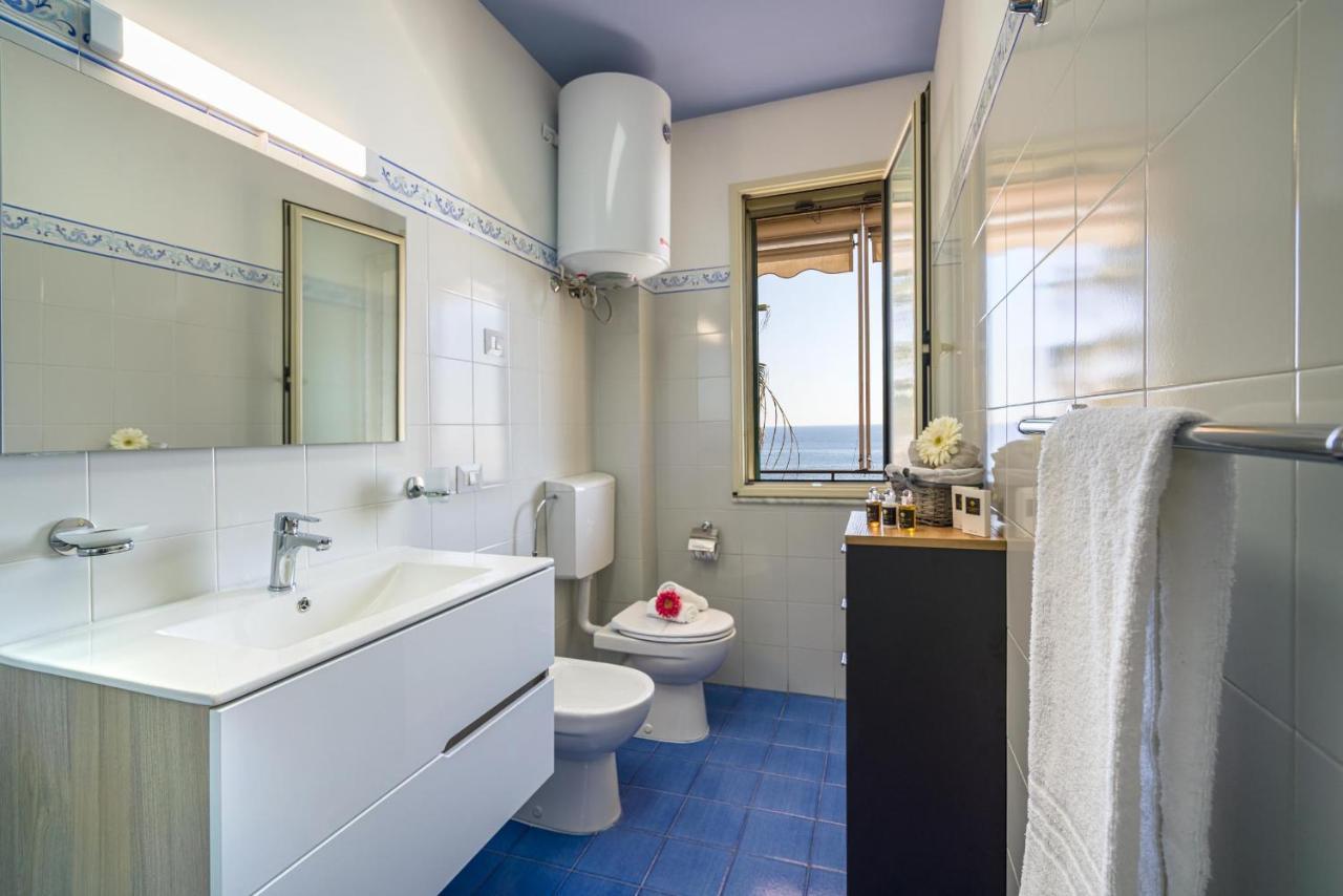 Loft Balcone Sul Mare Letojanni Exterior foto