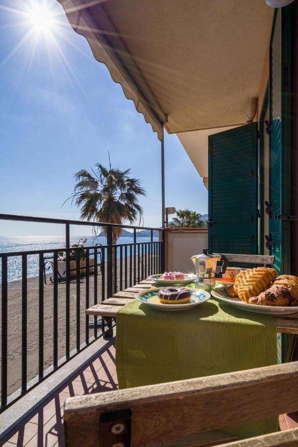 Loft Balcone Sul Mare Letojanni Exterior foto