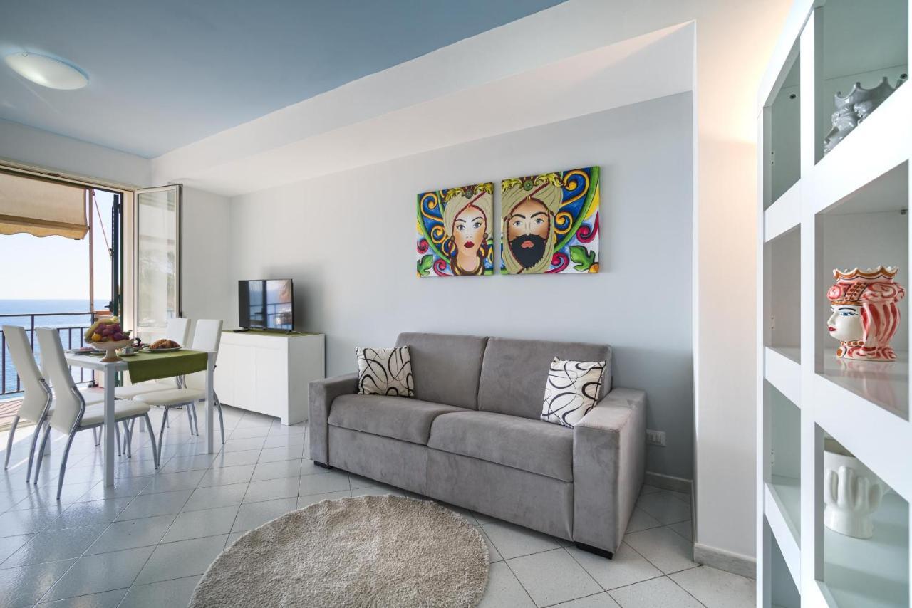 Loft Balcone Sul Mare Letojanni Exterior foto