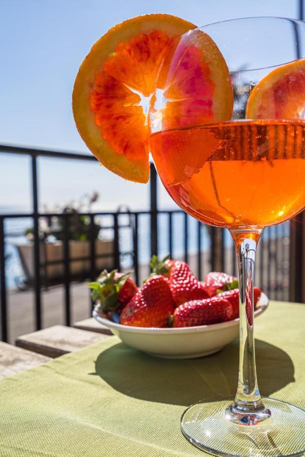 Loft Balcone Sul Mare Letojanni Exterior foto